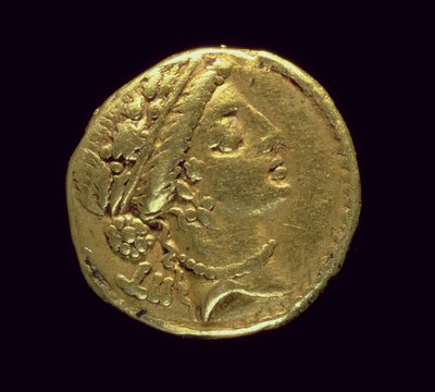 Aureus (avers) frappé par Jules César (110-44 av. J.-C.) représentant une tête féminine à droite portant une couronne de chêne et un diadème - Roman